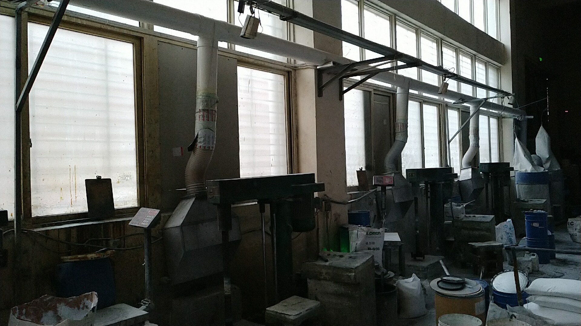高分子陶瓷酸碱防腐漆生产车间 高分子陶瓷酸碱防腐漆生产车间