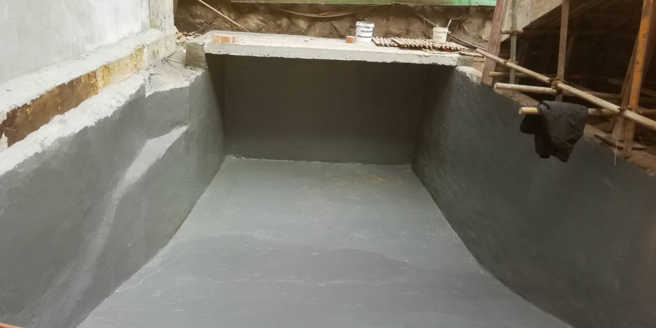 防渗防腐处理后的混凝土水泥池 防渗防腐处理后的混凝土水泥池